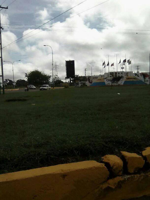 Marcos_farrib's tweet photo. Asi Amanece que ya no parece tan roja rojita ni tan chavista  #Maturin #20deMayo #Monagas #fueramaduro #AsesinoDeEstudiantes #dictador https://t.co/4cPumaQQ3r