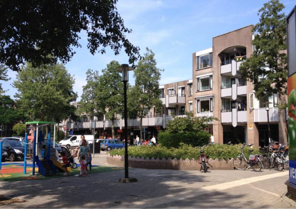 Wijkterras op Pearl Buck-erf, woensdag 31 mei 2017, over veiligheid stadspolders.dordtcentraal.nl/wijkterras-op-…
