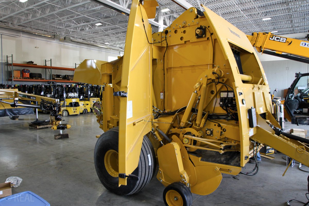 YES_JCB's tweet image. Having your equipment functioning optimally is key to a great harvest season!  #wefixthings