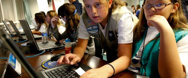 cultuurconnect's tweet image. Waar zijn de techionista's en steaministen? Over het belang v digitale skills bij vrouwen &amp;amp; meisjes buff.ly/2rMg3Vd #DigiWeek17