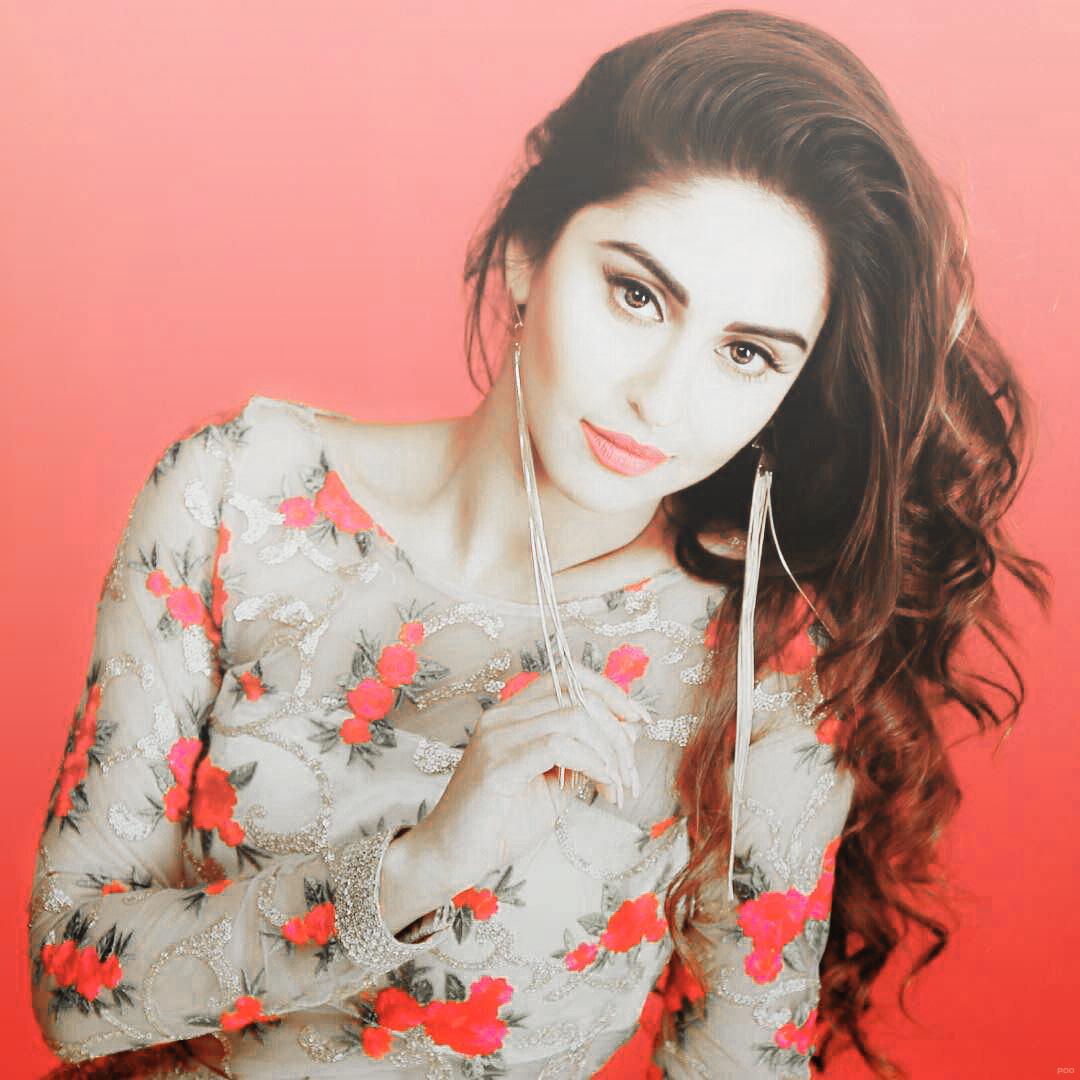 PooCreations's tweet photo. #GorgeousAndStunning 😍😍😍 @krystledsouza #ForDP https://t.co/3KxRAlxc3d