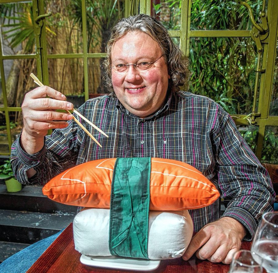 Why is making #sushi an art and what's in it for you? Learn from Japan expert Luc Hoornaert. bit.ly/2q9sqtl