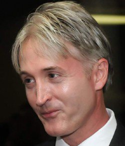 Janice Jhana Elks🇺🇸 on Twitter: "Trey Gowdy's nose job is driving me