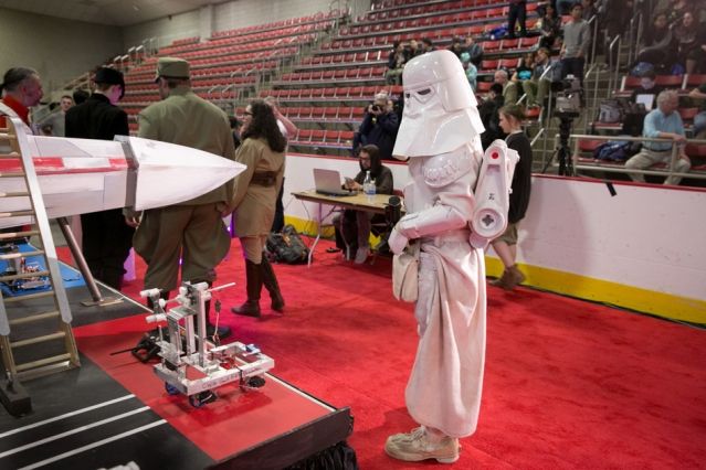 BionicsNews's tweet photo. The Force was strong in this robot competition https://t.co/xxR0FWSOXt #robot #robots #robotics https://t.co/1sPWCwX19e