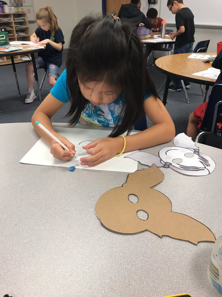 mrs_sowe's tweet photo. Today we made our masks for our play. #prideinside1617 #mymisd https://t.co/sHYy0EaTTP