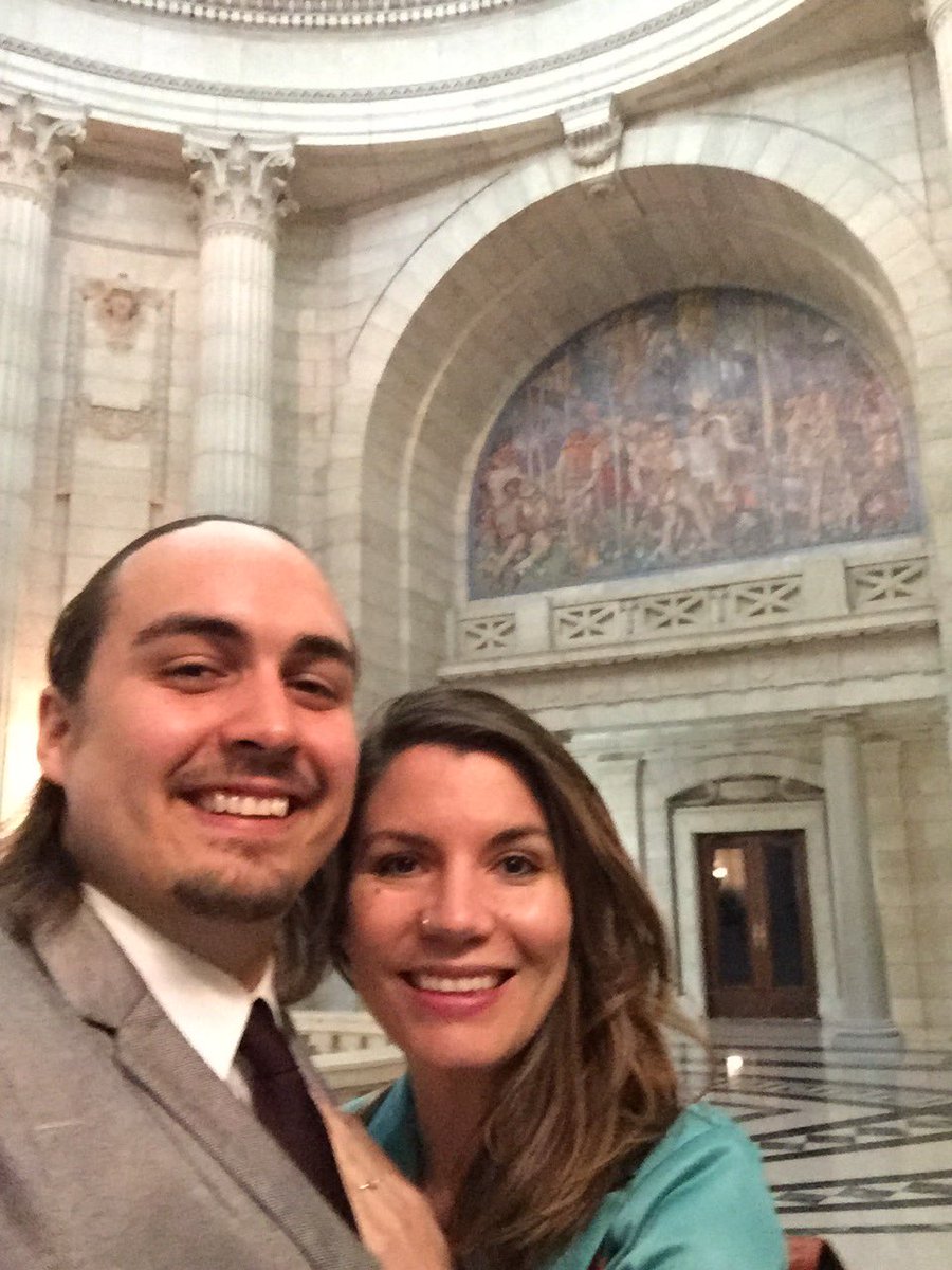 RaesCalvert's tweet photo. Had a great time yesterday in Winnipeg with Angie. #RevealIndigenousArtsAward #Hnatyshyn https://t.co/DKoCzaOoZY