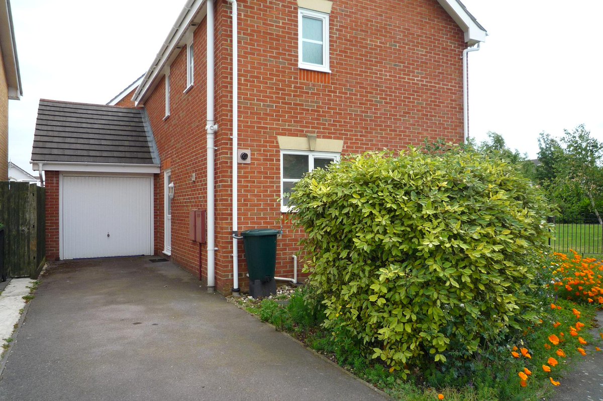 3 BED DETACHED Available NOW in Priddys Hard #Gosport bit.ly/2qScnBp @PropertyHants @LeadersSouth <a href="/Neal_Ball_AM/">Neal</a> <a href="/LeadersFareham/">Leaders Fareham</a>