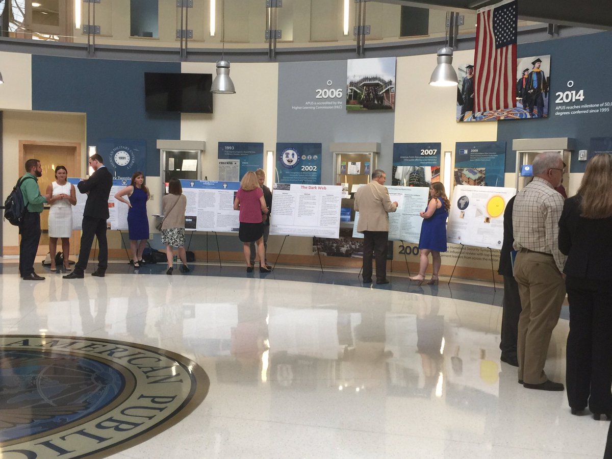 DrNDrum's tweet photo. Poster competition underway @iafieorg #APUS #IAFIE2017 https://t.co/2UJ8WDRXva