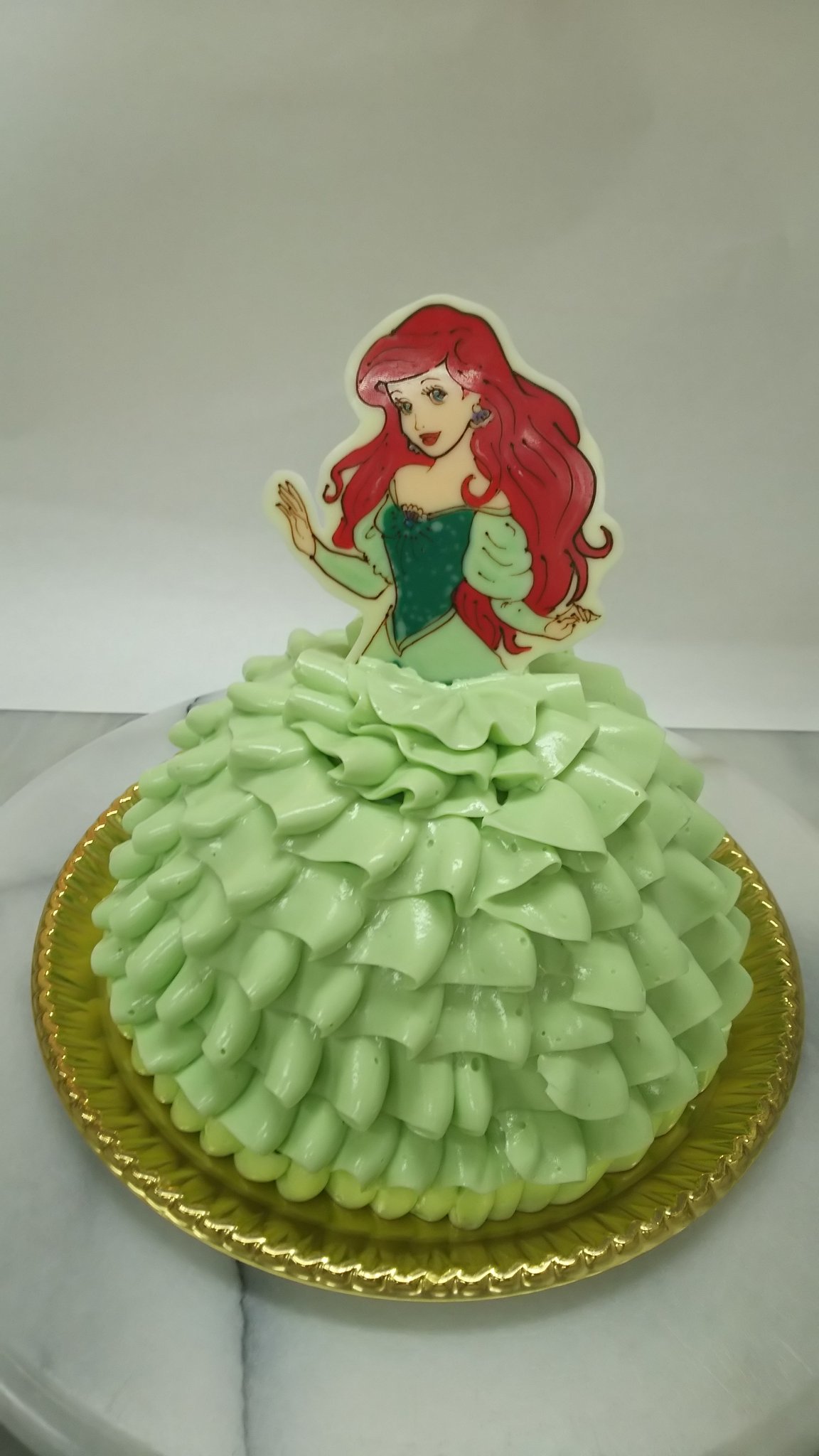 芦屋 シェフアサヤマ メルモ En Twitter シェフアサヤマ アリエル アリエルドールケーキ 可愛い ディズニープリンセス ドレス部分も苺と生クリーム スポンジで美味しくサンド アリエル エメラルドグリーン ブルー ピンク と素敵です シェフ
