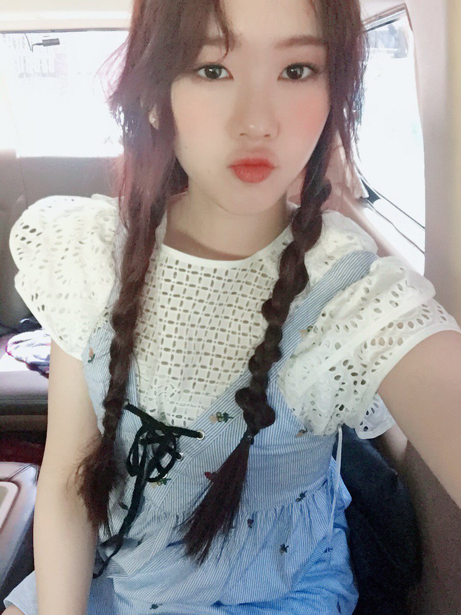 WM_OHMYGIRL's tweet photo. #오다주웠지호 #있는지몰랐지호 #쎄씨지호 #잘자라지호 https://t.co/BMKgK1Ur5b