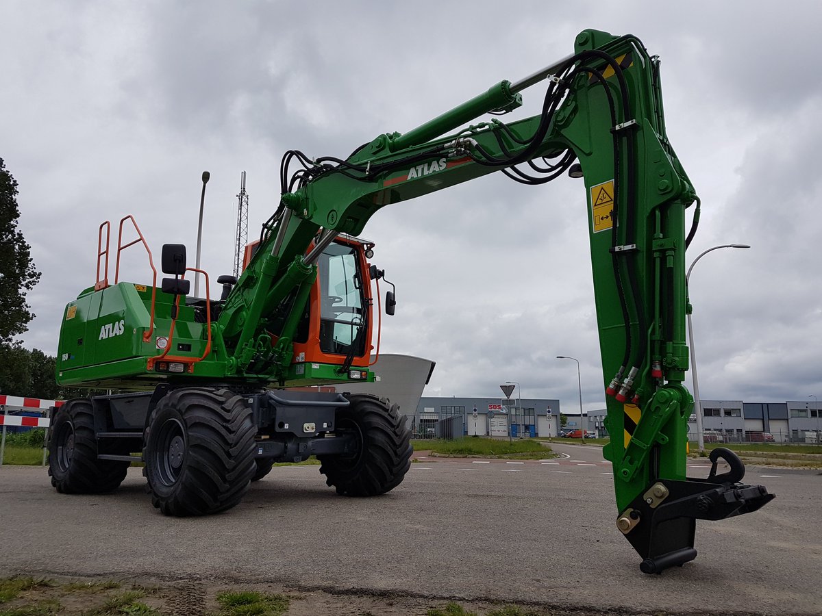 Steeho1's tweet photo. Onlangs weer een nieuwe Atlas TW150 afgeleverd bij firma Roeling.
Veel succes met de nieuwe machine. https://t.co/fDQ8uq8jy0