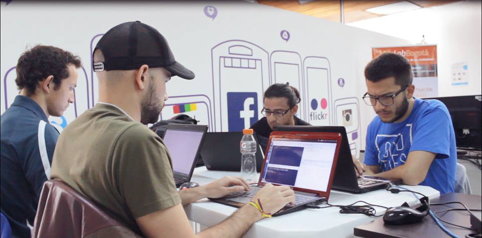 Lab101UNAL's tweet photo. Ideación, creatividad, trabajo en equipo y desarrollo con #OpenData definieron nuestro primer #DatosDCSuba @ConsejeriaTIC @ViveLabBogota https://t.co/eyKanyAV01