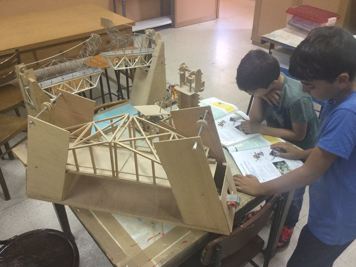 STrinidadZamora's tweet image. Máquinas simples y complejas. Herramientas y Estructuras. Si las tocas, se entienden mejor. #LearningDifferent