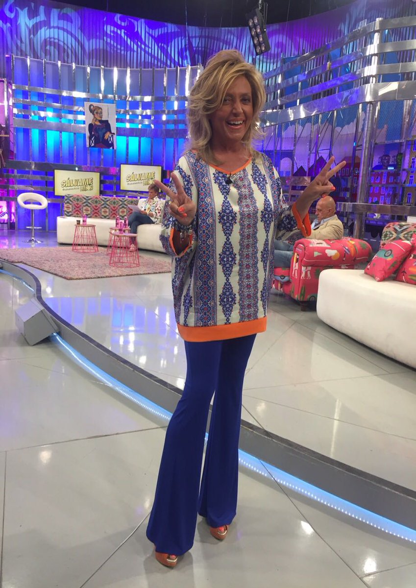 LydiaLozanoOf's tweet photo. Ideal una tarde mΓ‘s ππππ
Blusa @TERIAYABAR
Pantalones @thannac @mariadethannac
#LydiaStyle https://t.co/WIthKIP7DQ