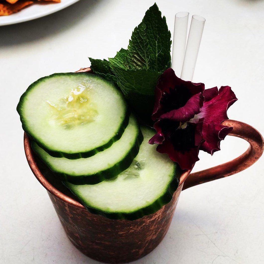 AndyWahloo's tweet photo. Cette petite chose que vous avez attendu toute la journée…
📷 @lalu991

#letshaveacocktail #andywahloo https://t.co/FmTymvDBml