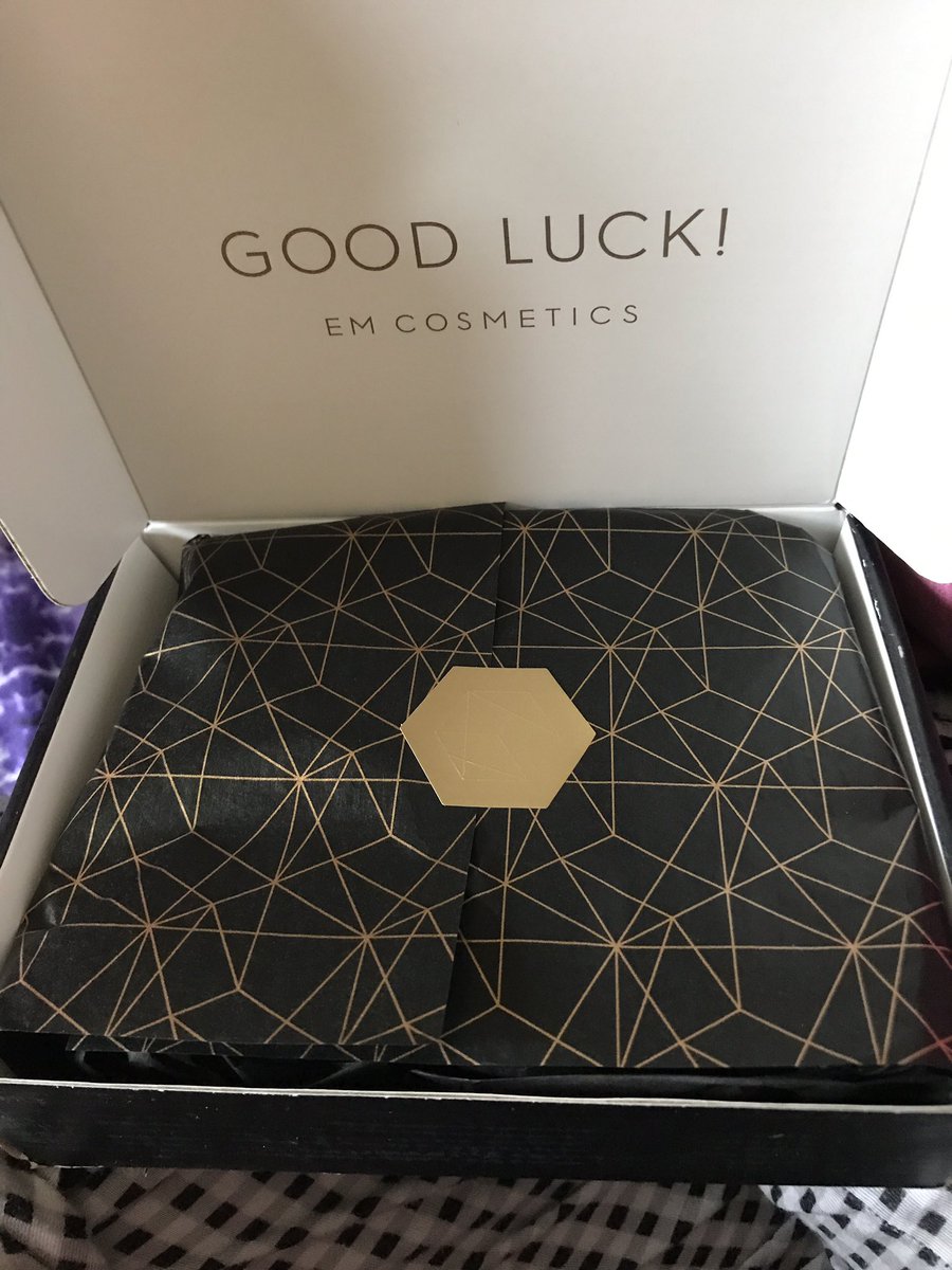 babygalitzinee's tweet image. #emcosmetics packaging is soooo cuteee!!