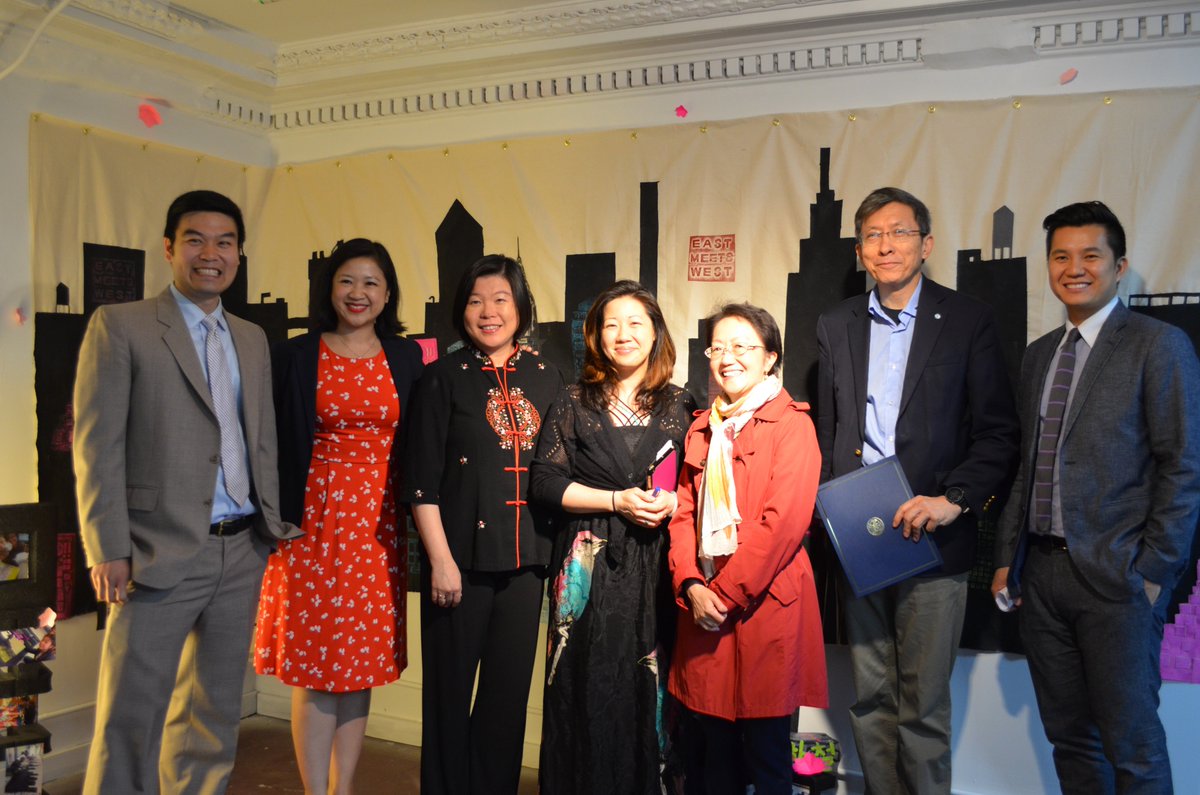 District1NYC's tweet photo. Hello #D1Friends - Congrats to Sts from PS 184 Shuang Wen School for original art work at “East Meets West” exhibit @PearlRiver_Mart! https://t.co/HANPiHVXLP