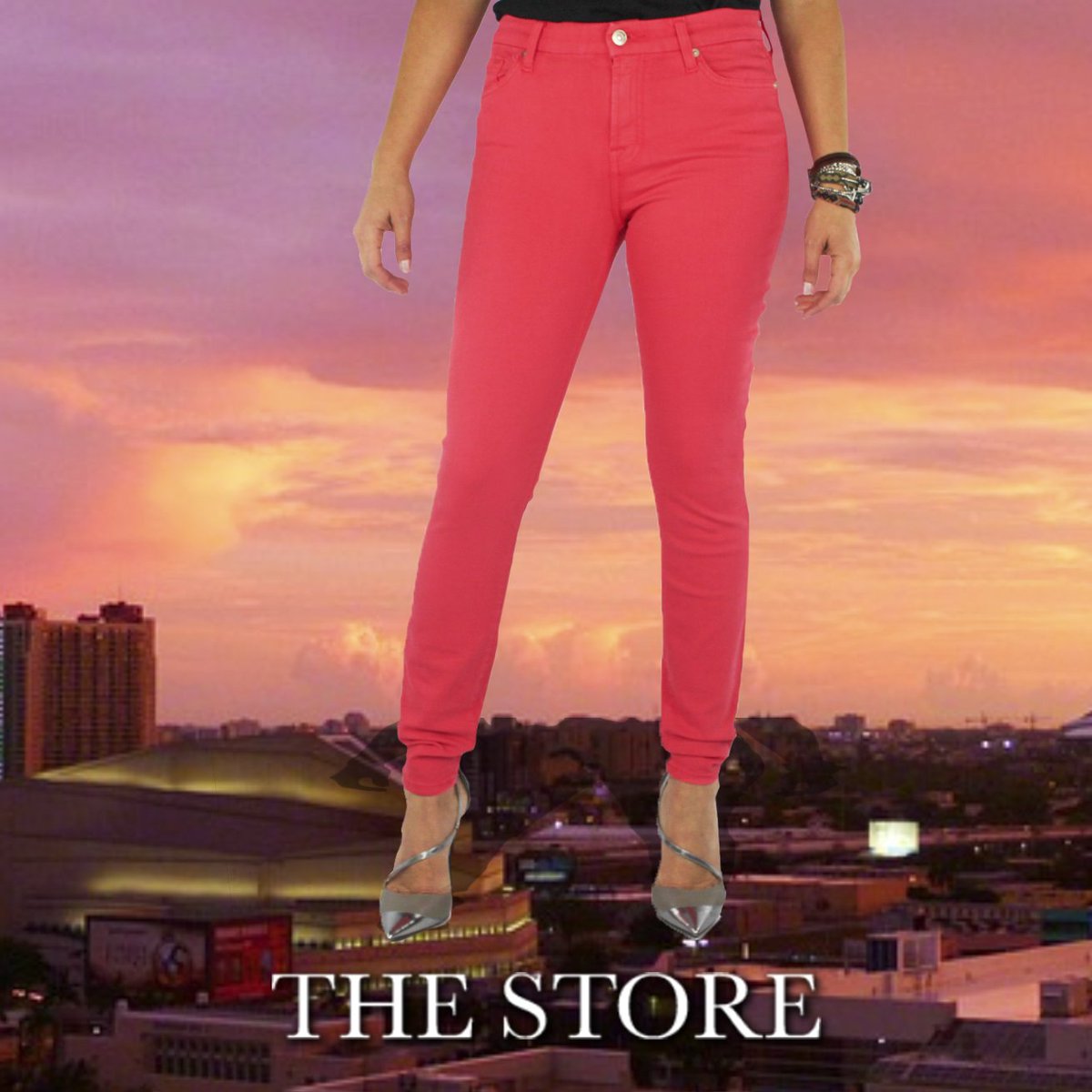 Conquer Miami in a gorgeous pair of red jeans! Pick up a pair of the The Ankle Skinny by @7fam .