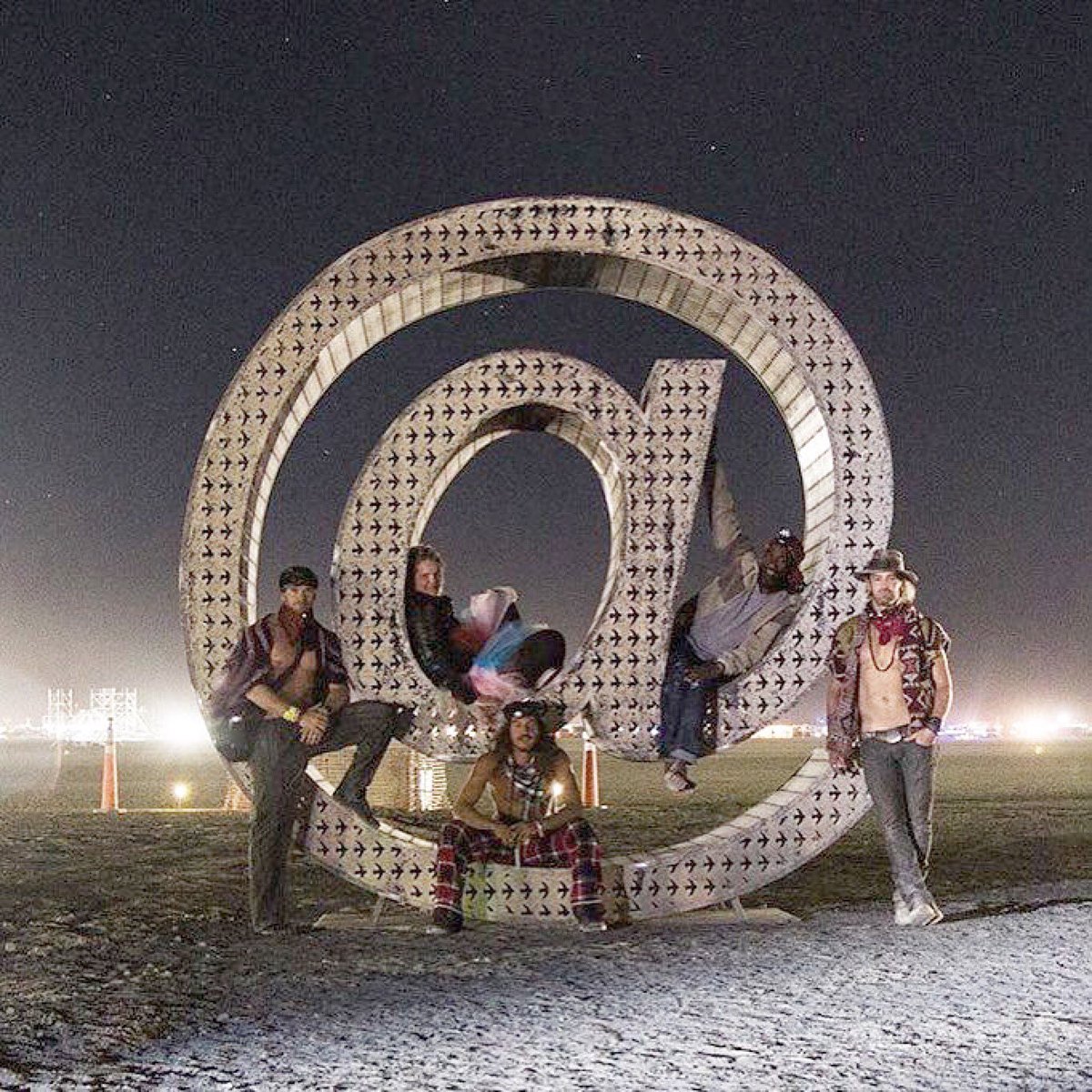 kellanlutz's tweet photo. Burning Man ✔️ #FreedomLounge  @cindy_mcgill_official https://t.co/cpZjfUT3rF