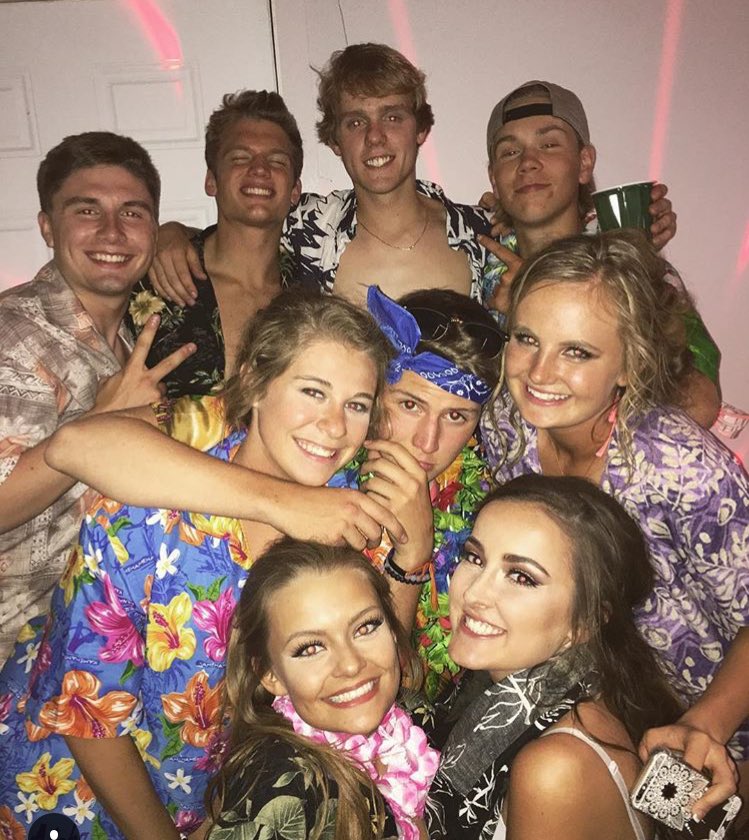 wehling_hannah's tweet photo. Happy birthday @meganshandorf!!! Love you endlessly and happy we became so close💚 #OGbombsquad https://t.co/a3YdjpdW1J