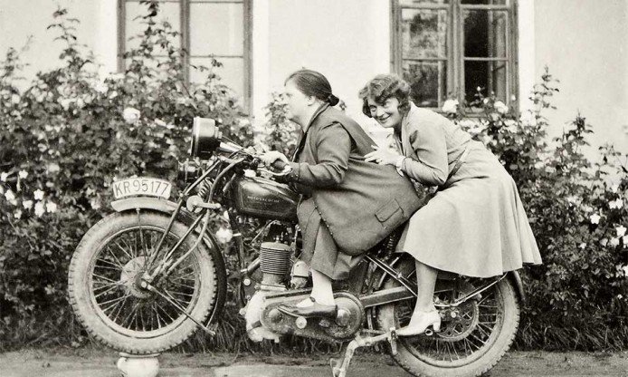 openculture's tweet image. Visit a New Digital Archive of 2.2 Million Images from the First Hundred Years of Photography bit.ly/2rPupU6