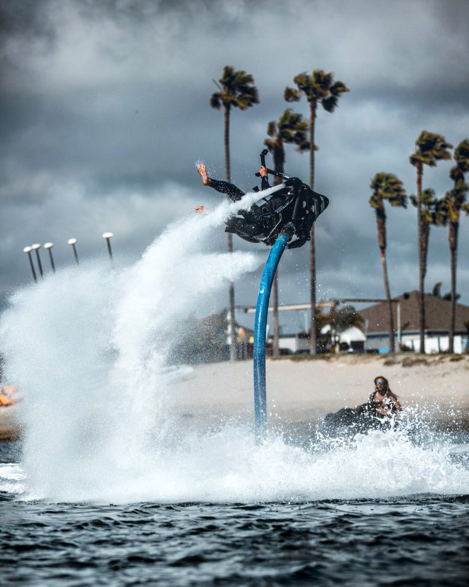 Tuesday TWIST | 🌪💦🚀
<a href="/JetpackAmerica/">Jetpack America</a> <a href="/Flydive_Inc/">FlyDive</a>  
#Vibes #BringOnTheWeek #AwayWeGo #HappyPlace #JetpackAmerica #FlyDive