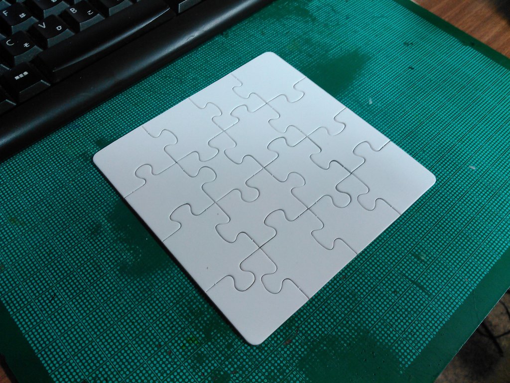 Takaty Stargear 100円ショップで無地の16ピースパズルが売っていたので作ってみた だが両面テープや印刷紙を切りとるのにえらい手間がかかり 結局かなり残念なクオリティに Planetarian ほしのゆめみ T Co 6oqxumeqkf Twitter