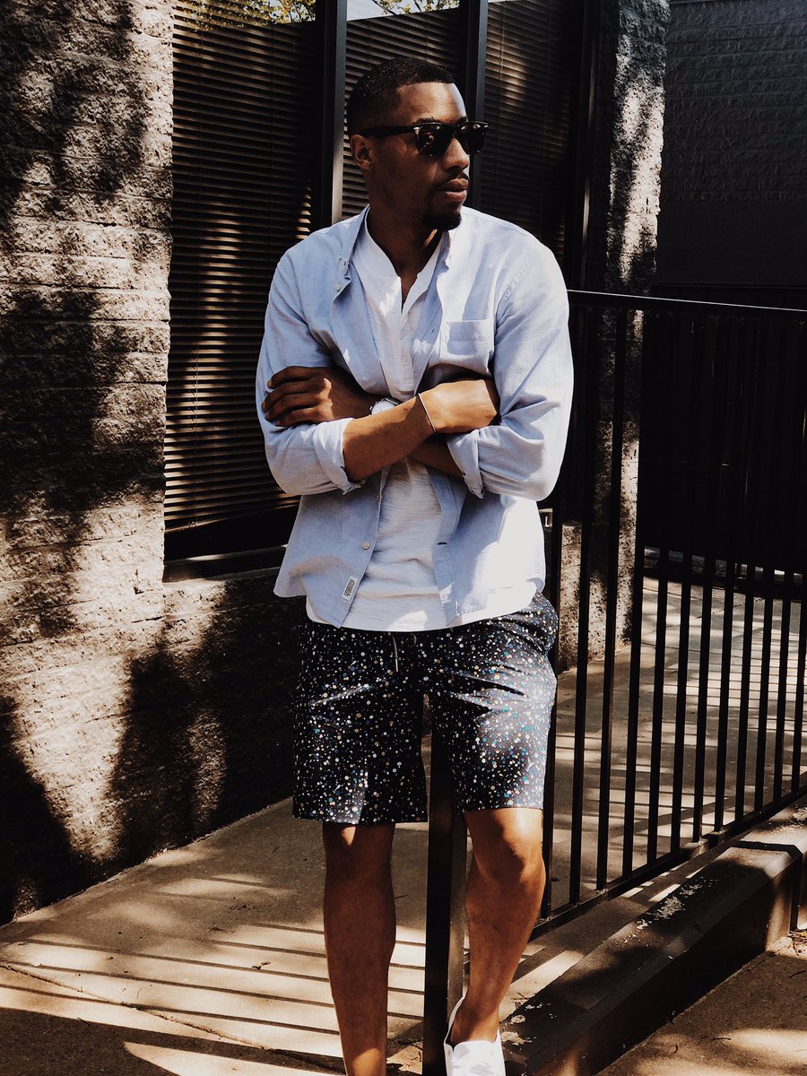 HandsomeGuyde's tweet photo. T H E • L O O K 👀 ➭Warm weather gear from @frankandoak! Make #styleplan a pillar of your summer look.Head to the link in bio to get $30 off! https://t.co/0upZCRFDLP