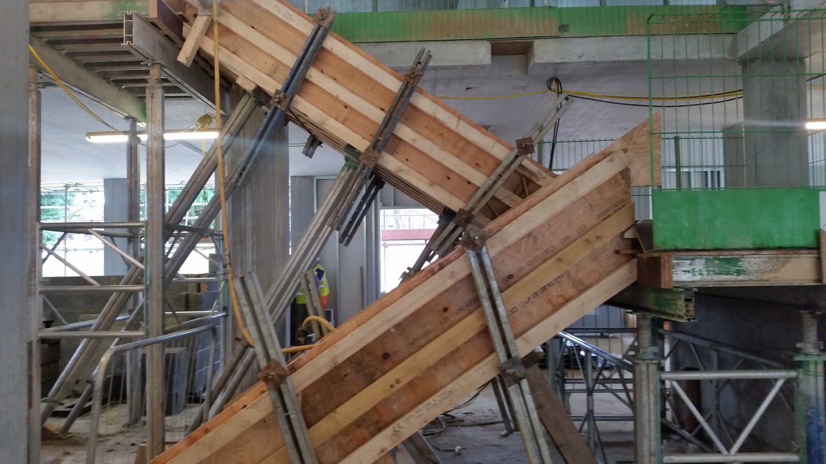 _symmetrys's tweet photo. Latest at Harpenden @ShaylorGroup @PegasusLife #fairfacedconcrete #structuralgymnastics https://t.co/T9jp45E0pQ