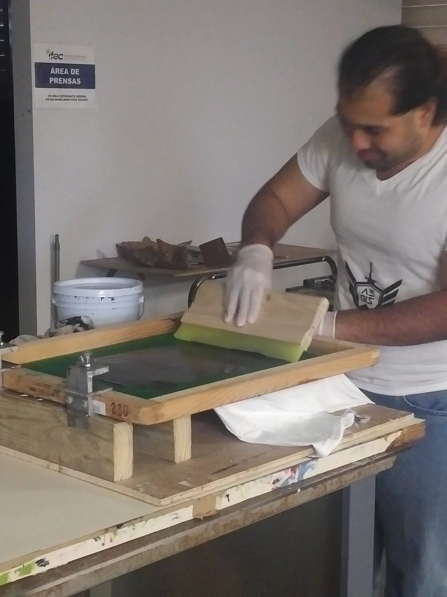 PinnacleGraphs's tweet photo. 13. I rubbed one with the to the #ScreenPrintingSqueegee #ScreenprintingFrame #TShirt #GraphicDesign #Serigraphy https://t.co/osUJF6BzwM