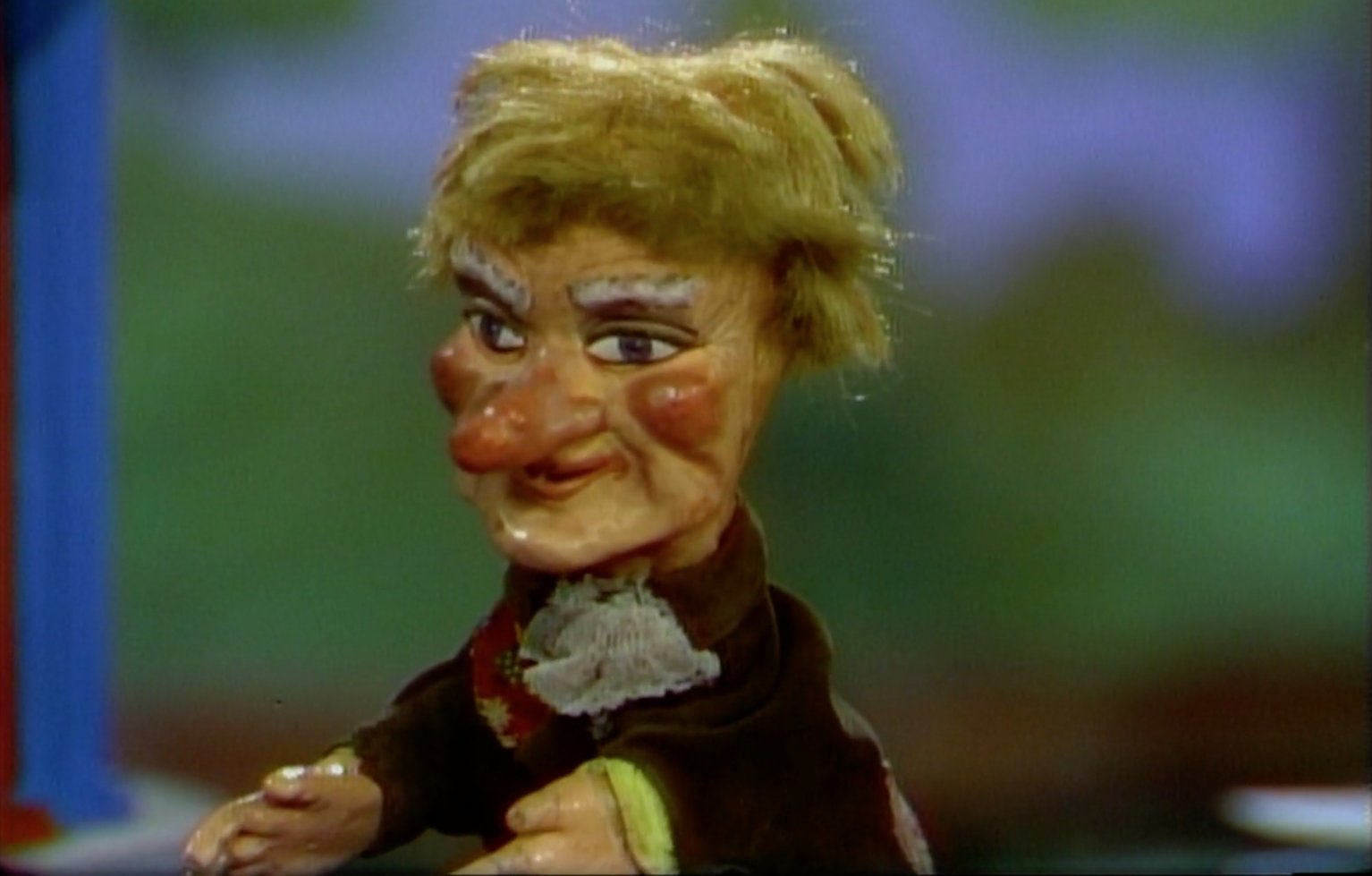 Mark Sundstrom on Twitter: "um, Lady Elaine Fairchilde from  #MisterRogersNeighborhood was scary as hell... she looks like someone's  drunk, evil auntie https://t.co/CBrHEV7hTd" / Twitter