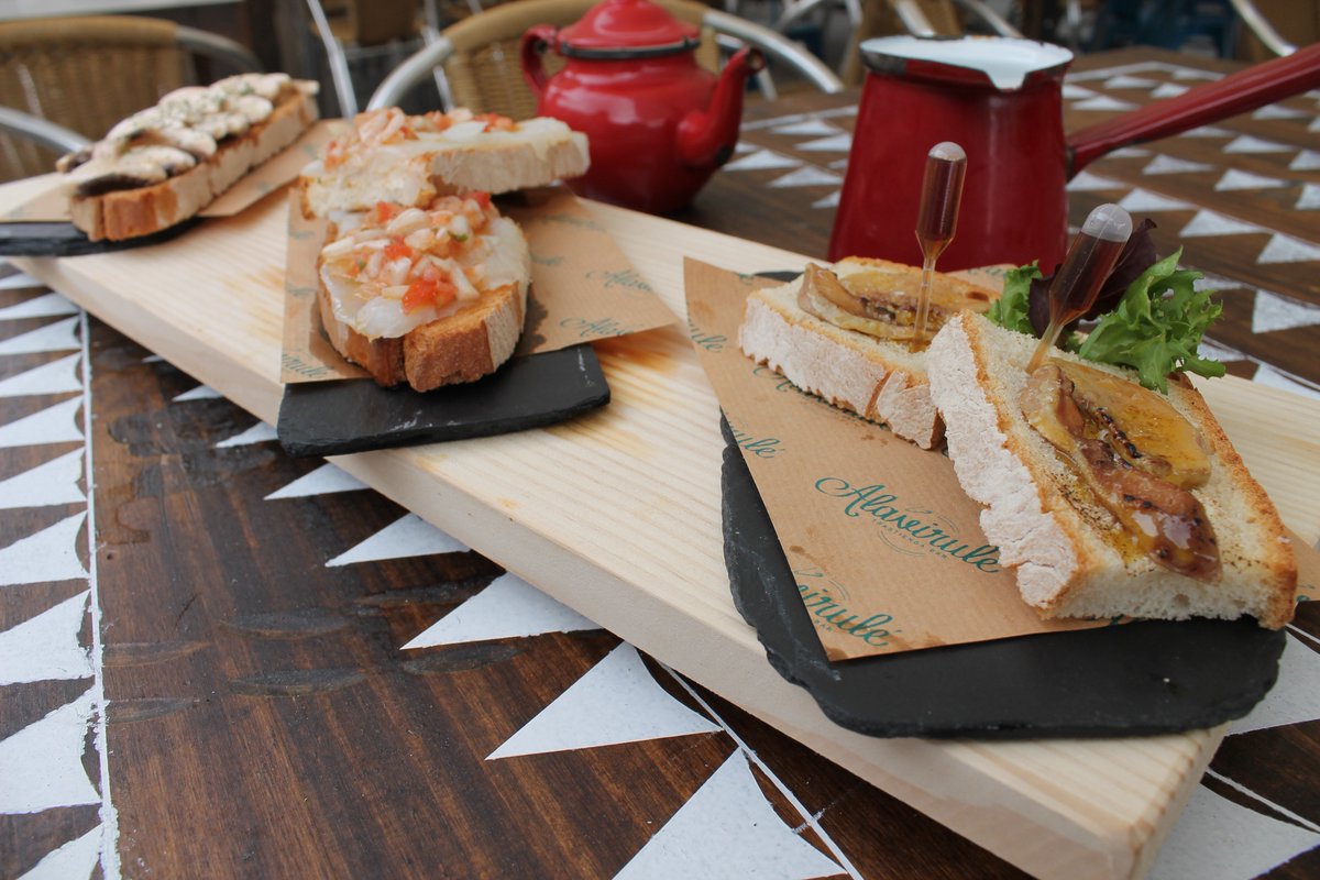 Aún no has probado nuestras tostas?
No esperes más y saborea algo diferente!
#Alavirulé #trastiendabar #alaviruleros #tostas #pinchos #tapas