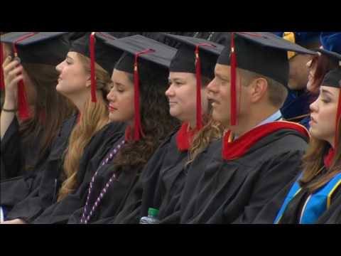 Notre Dame: Estudiantes dejan solo a Vicepresidente de EU VIDEO: Omar González ow.ly/FHQY30bXnLW