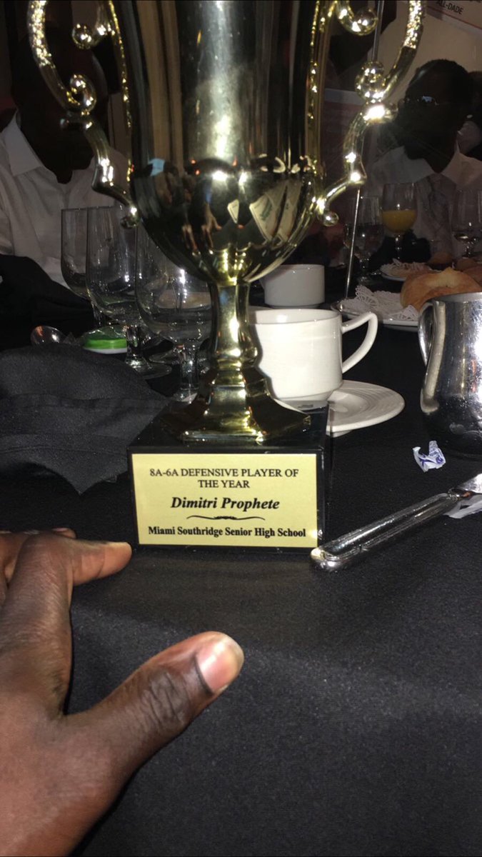 theridgefb's tweet image. Congratulations to @Dimitry_48 for being named 2016/17 8A-6A Defensive Player of the Year! #WeBragDifferent #48reasons #BetterOnPurpose