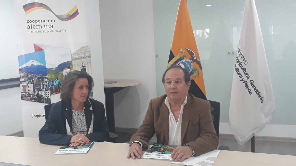 AgriculturaEc's tweet photo. [AHORA] Presentación del Manual de Buenas Prácticas de Cambio Climático https://t.co/OtCt2I5tjp