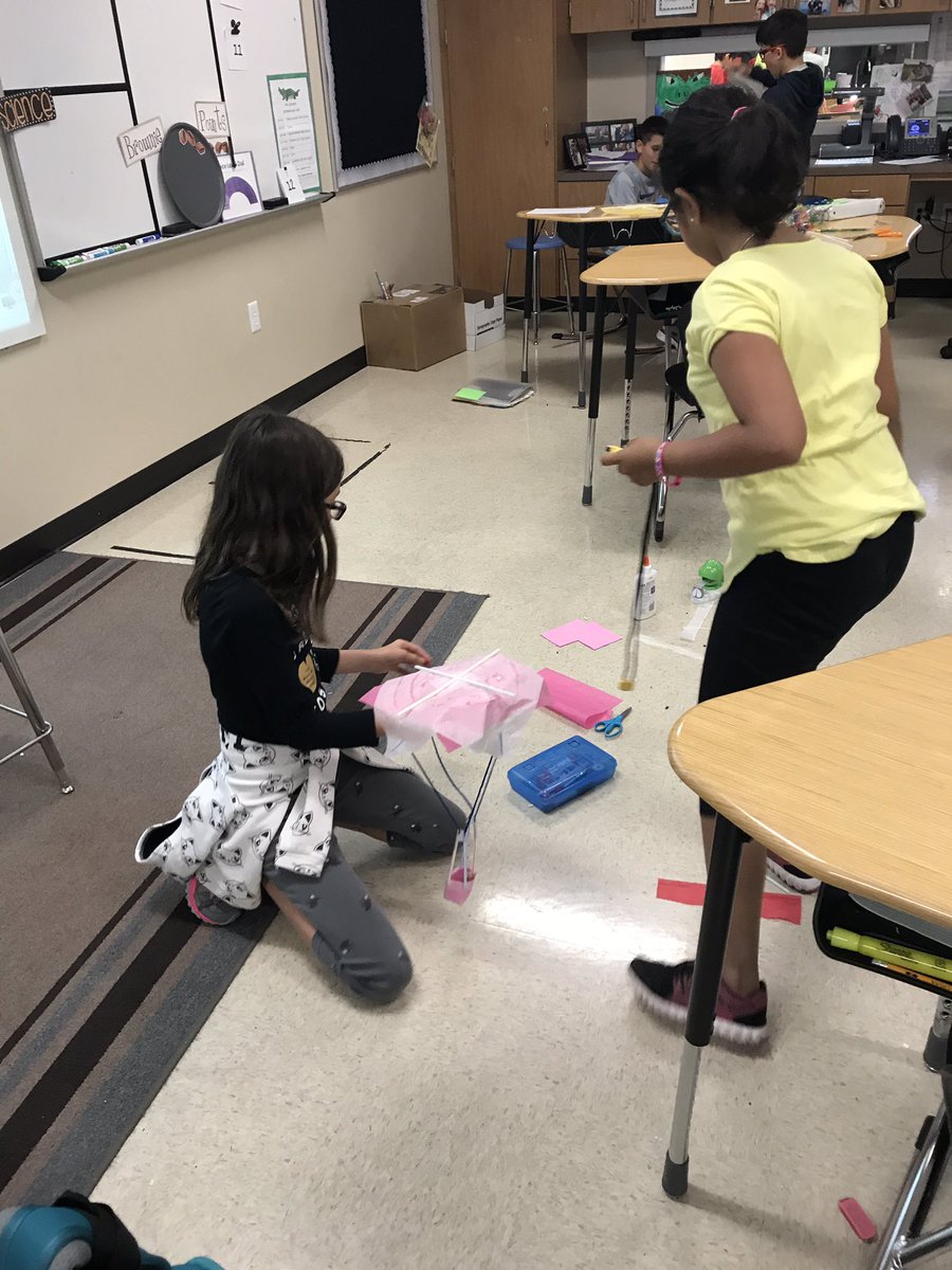MrsGraham433's tweet photo. @principalwch These #block2gators are creating their parachute prototypes today #stem #create #scienceisfun https://t.co/SDfI2mxXYD