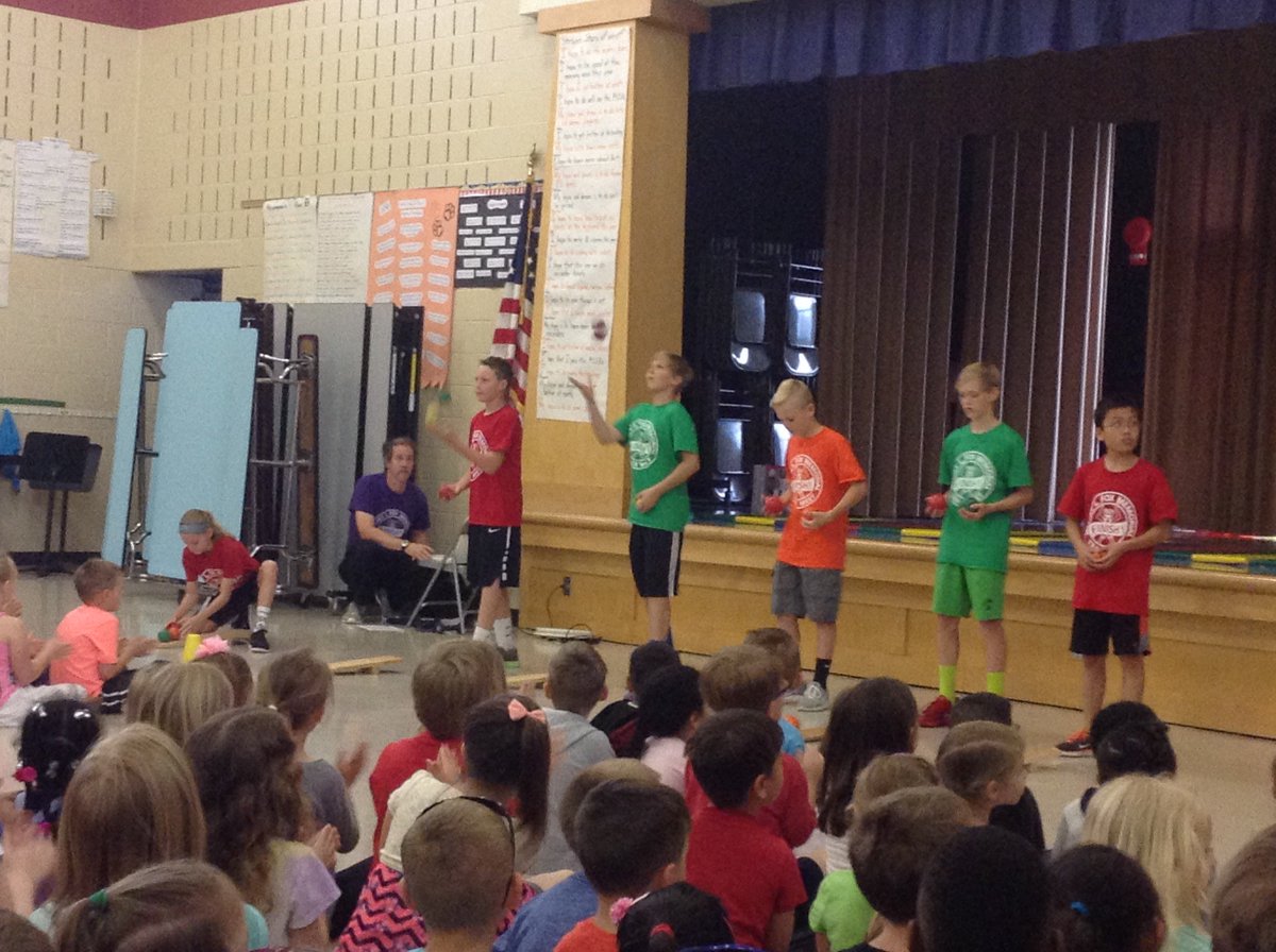 Decker's Ducklings tweet media