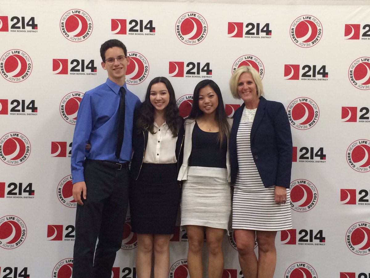District214's tweet photo. The future is bright thanks to these #entrepreneurs! They did such a great job pitching their #startups last night. #214startup https://t.co/j4VwGj5oy2
