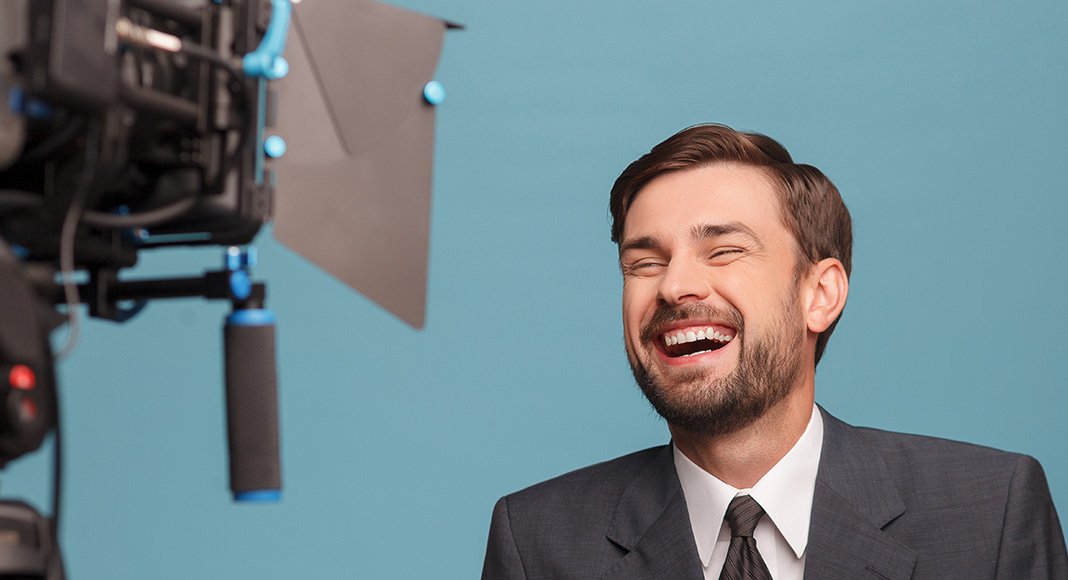 Emotional #video hooks your audience. <a href="/bedheadmedia/">Bed Head Media</a> on how to strum heartstrings bit.ly/2qSKoBw #videomarketing #TipTuesday