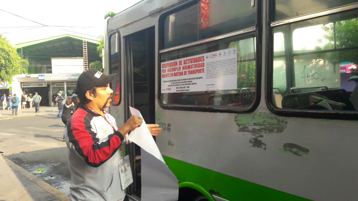 VigimoviCDMX's tweet photo. .@CDMX_Semovi Realiza reordenamiento de transporte público concesionado en @DelegacionXochi en conjunto con @inveacdmx y @SSP_CDMX https://t.co/vhMmkRjcgb