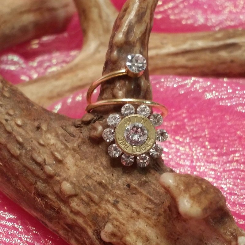 I have a feeling you’ll like this one 😍 Bullet Flower Ring

crwd.fr/2oNljJB