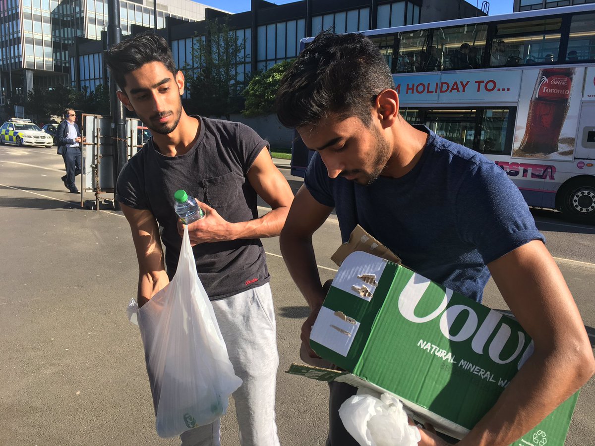 These guys are going round Manchester city centre handing out bottles of water &amp; food to police officers, emergency service workers &amp; media
