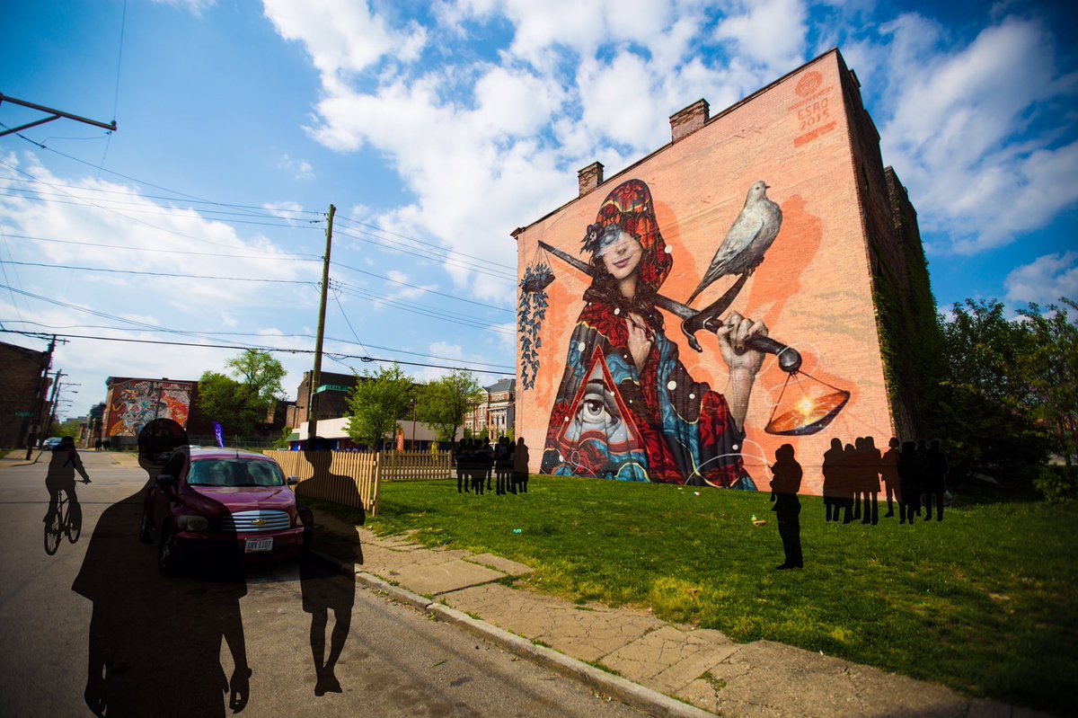 BLINKcincy's tweet photo. BLINK will take over the whole city. Beauty and art every place you go. #blinkcincinnati https://t.co/fzA8f2q3ee