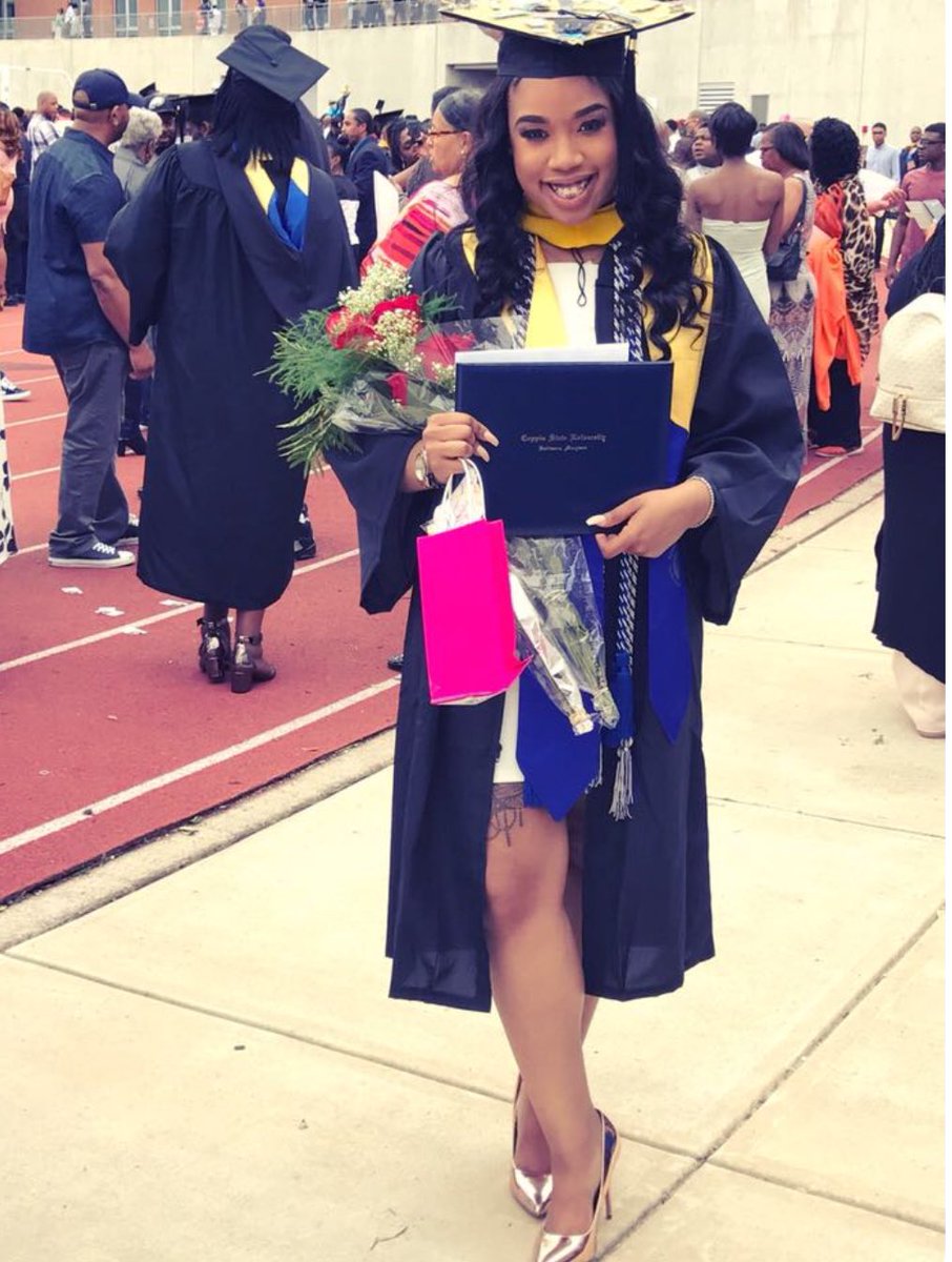 ayydubssss's tweet photo. Who else you know that's 20 with a degree I'll wait congrats to my sister 🔶💕 #CSUAlumna https://t.co/ClKdQVSR3J