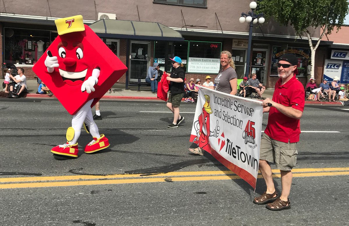 TileTownTYLER's tweet image. Thanks to all the @gvfsvic organizers and volunteers for a fantastic parade! #VicDayParade #VictoriaDayParade