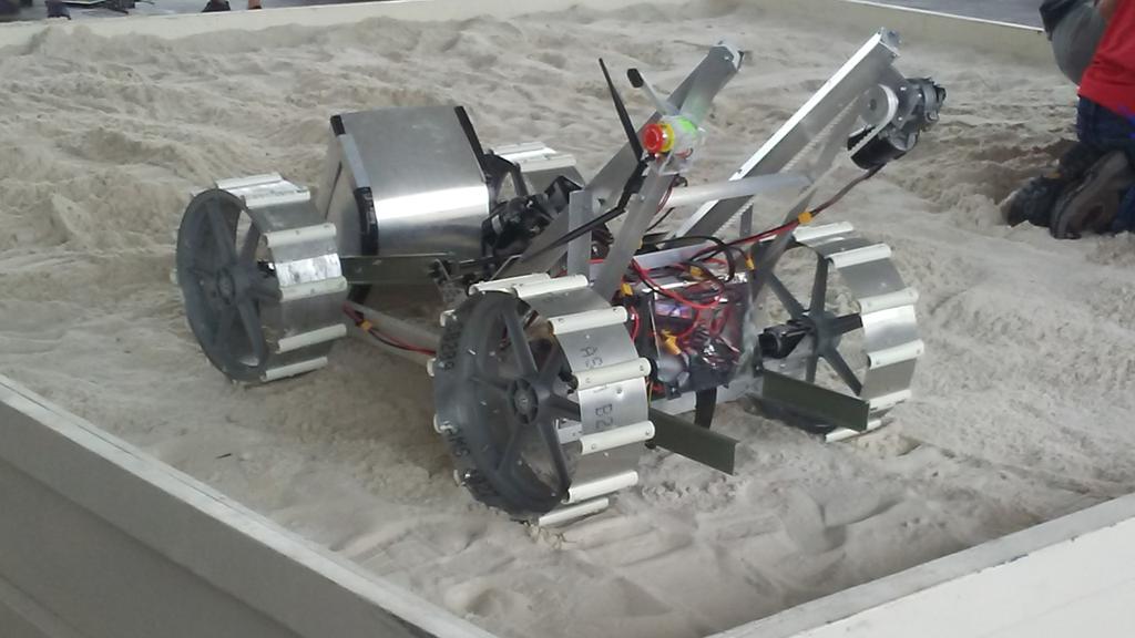 Skyepony's tweet image. #MiningRobot in the #sandbox