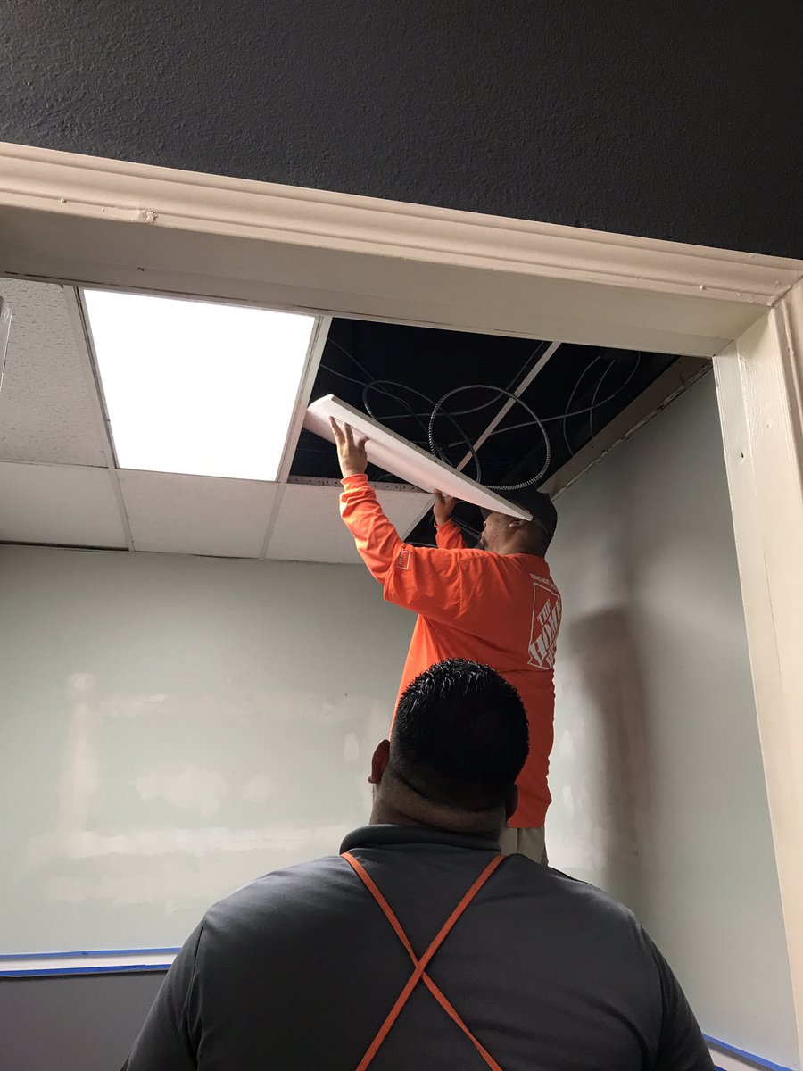 HomeDepot6650's tweet photo. 6650 Cypress #ASDSAppreciation extreme office makeover!#newpaint #newceiling #newcountertop #cabinets. Thankful ๐ https://t.co/CxZ2CGjEp2