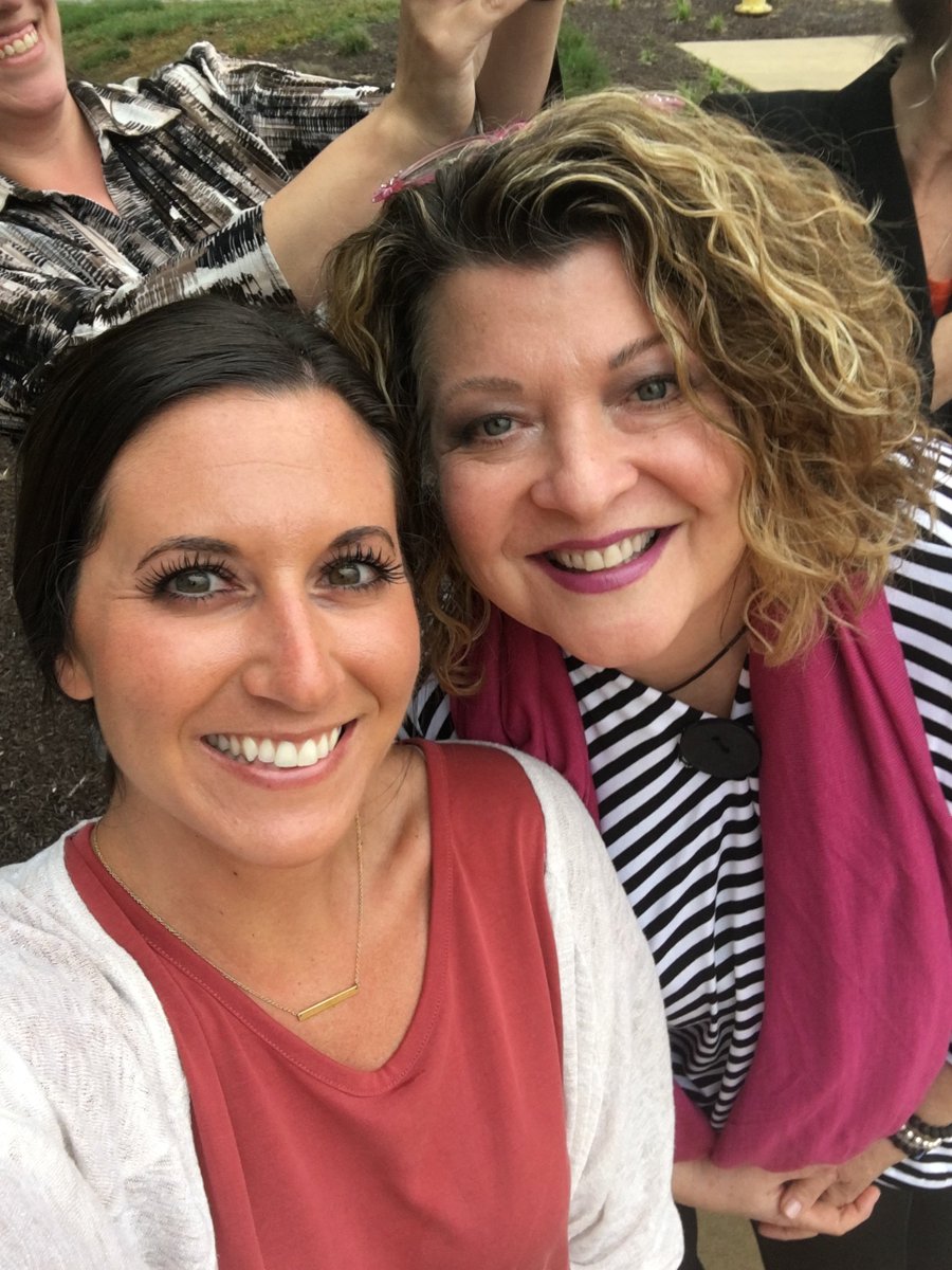 caitpip's tweet photo. Last class calls for a selfie #SMstrategy17 @GretchenInDE https://t.co/uPGKrqaOzC