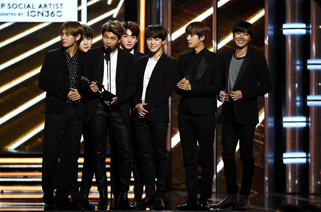 billboard's tweet image. How BTS' #BBMA win proves K-pop can compete &amp;amp; thrive on a global scale blbrd.cm/l9NlDI
