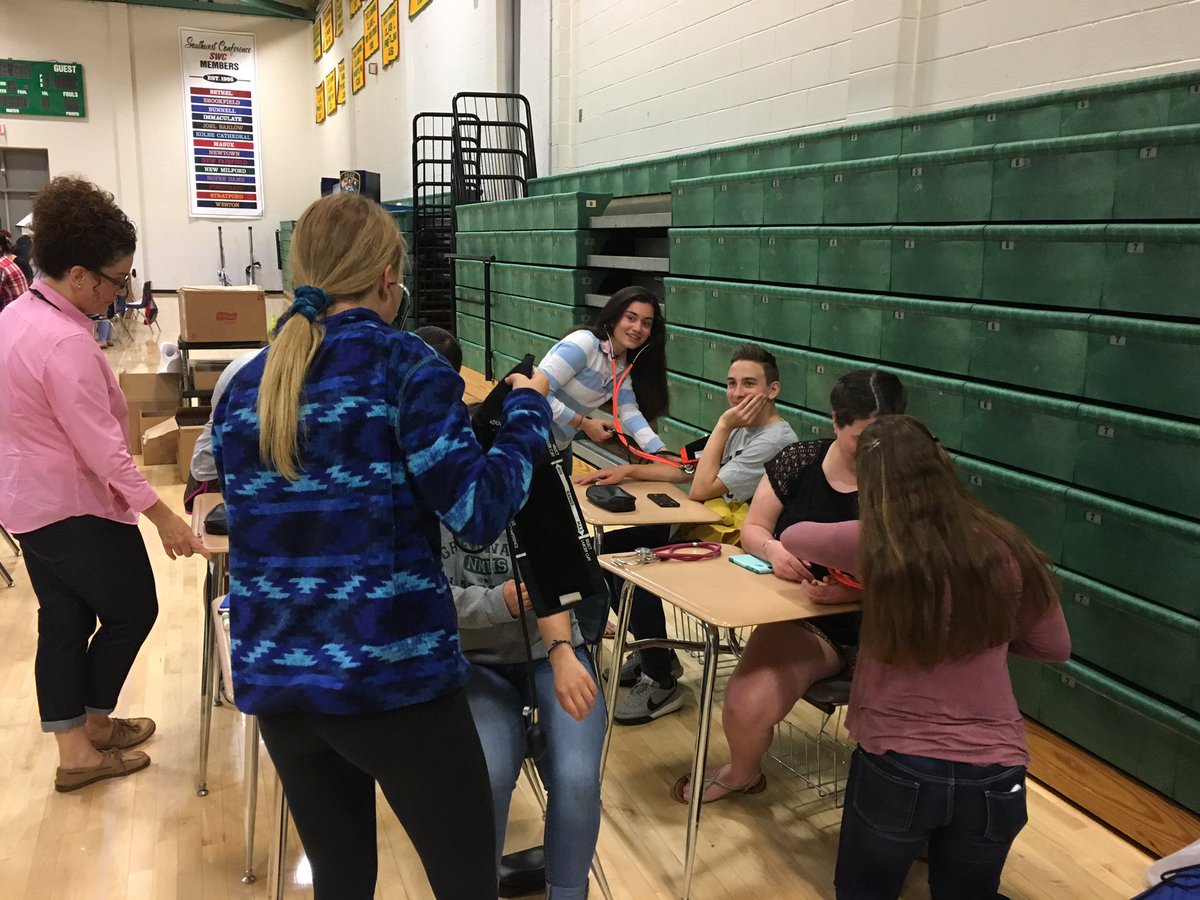 mrsbenson22's tweet photo. Allied Health students at the Health Fair! https://t.co/6fcm9gswTy